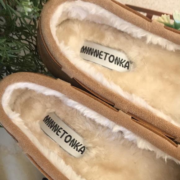 Brand New Minnetonka Genuine Suede Slip-On Moccasin Slipper Shoes - Picture 7 of 14
